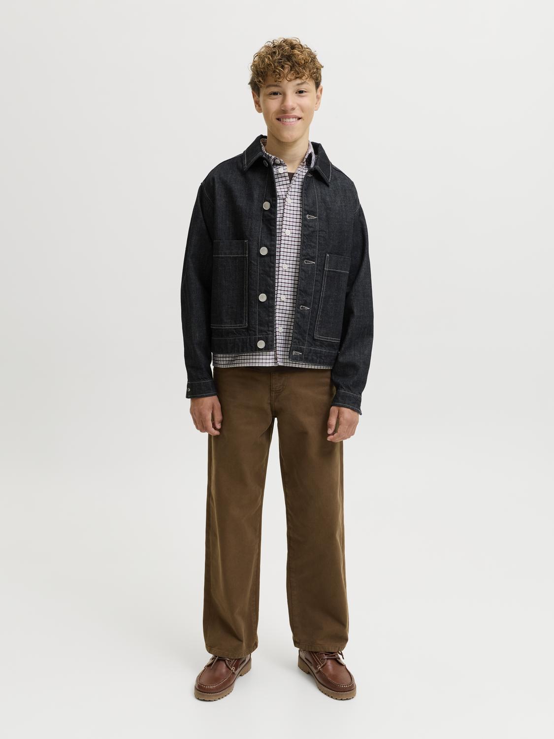 model_shot-front_full